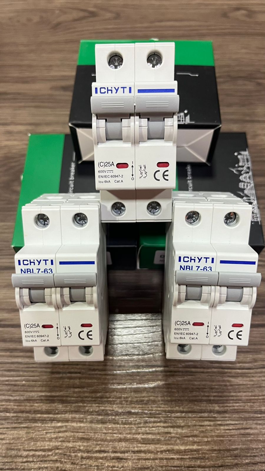 Disyuntor - Breaker Solar DC 25A 600V - Imagen 5