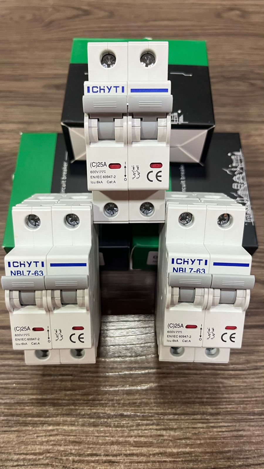 Disyuntor - Breaker Solar DC 25A 600V - Imagen 3