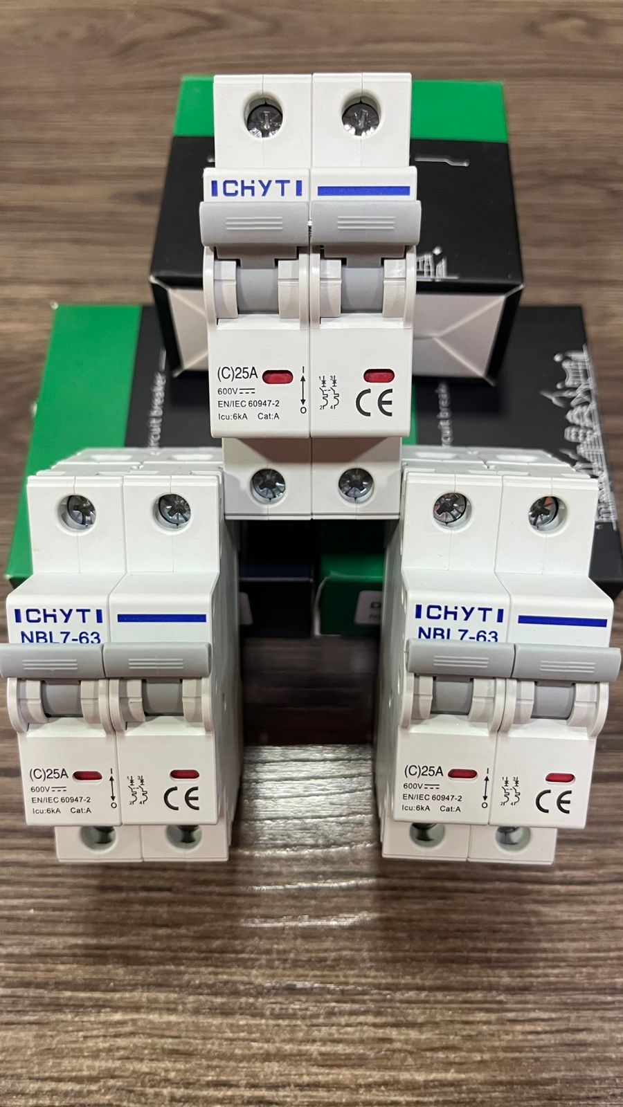 Disyuntor - Breaker Solar DC 25A 600V - Imagen 4